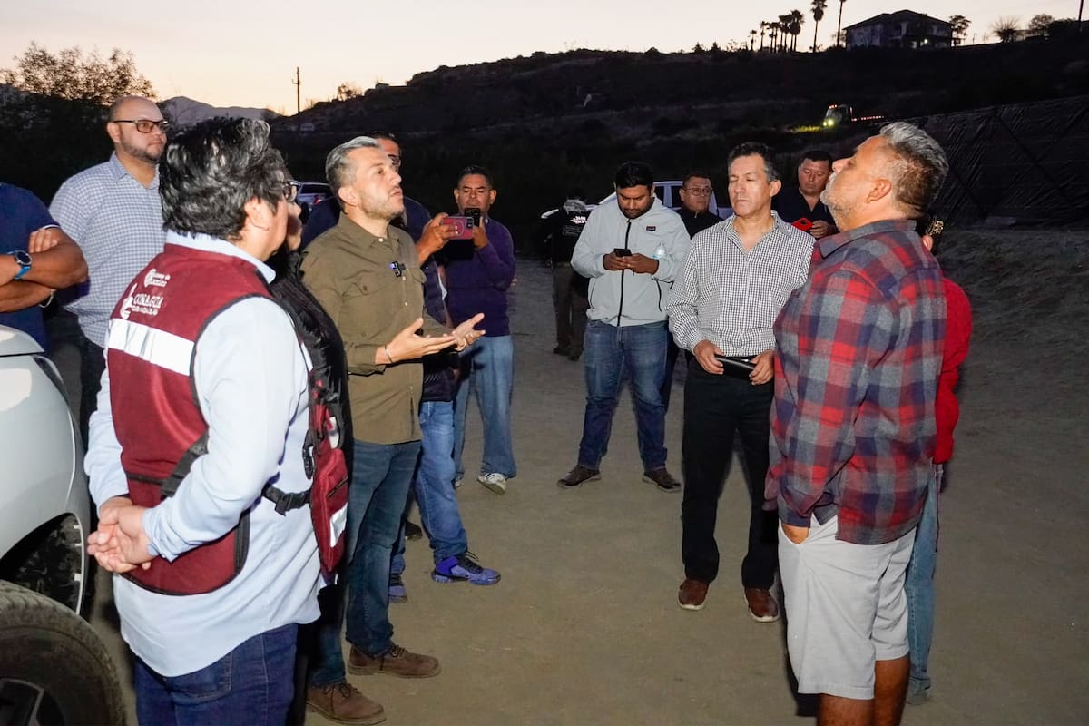 Cespe mantiene abasto de agua en San Vicente con pipas por suministro limitado
