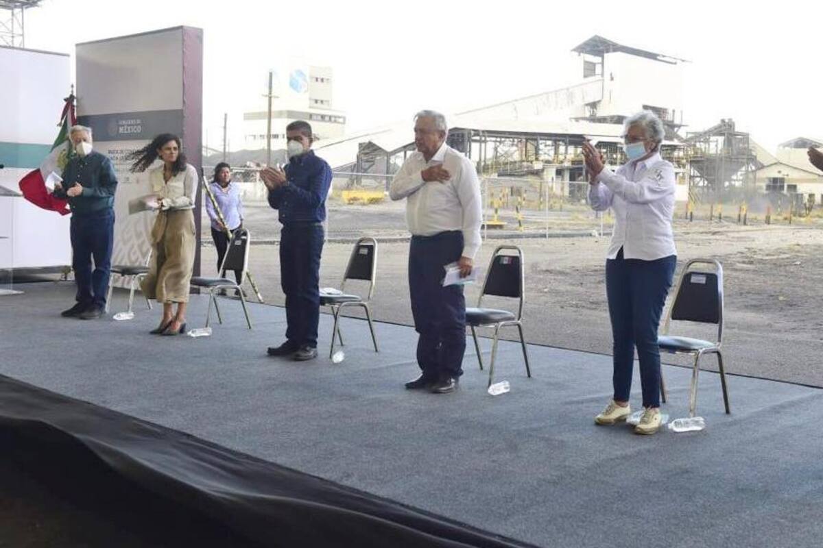 AMLO se compromete a rescatar los 63 cuerpos de mineros de Pasta de Conchos