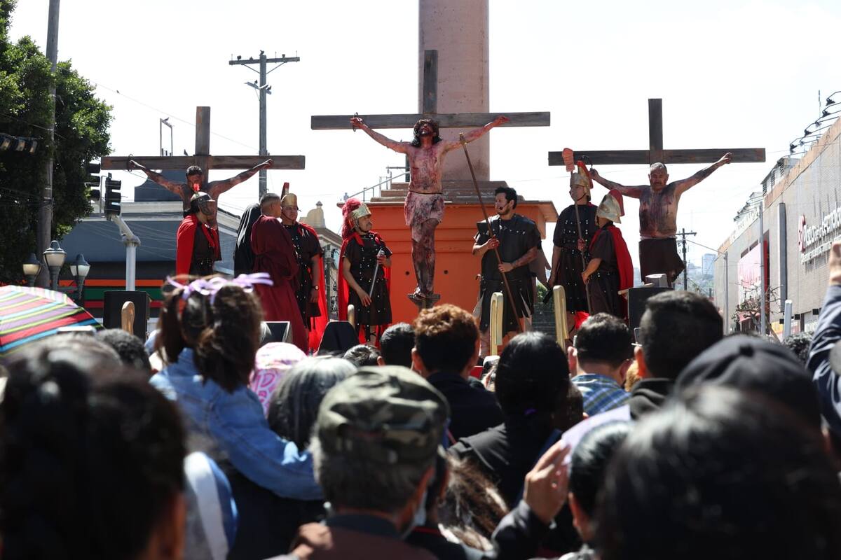 Dedican viacrucis a las madres de personas desaparecidas