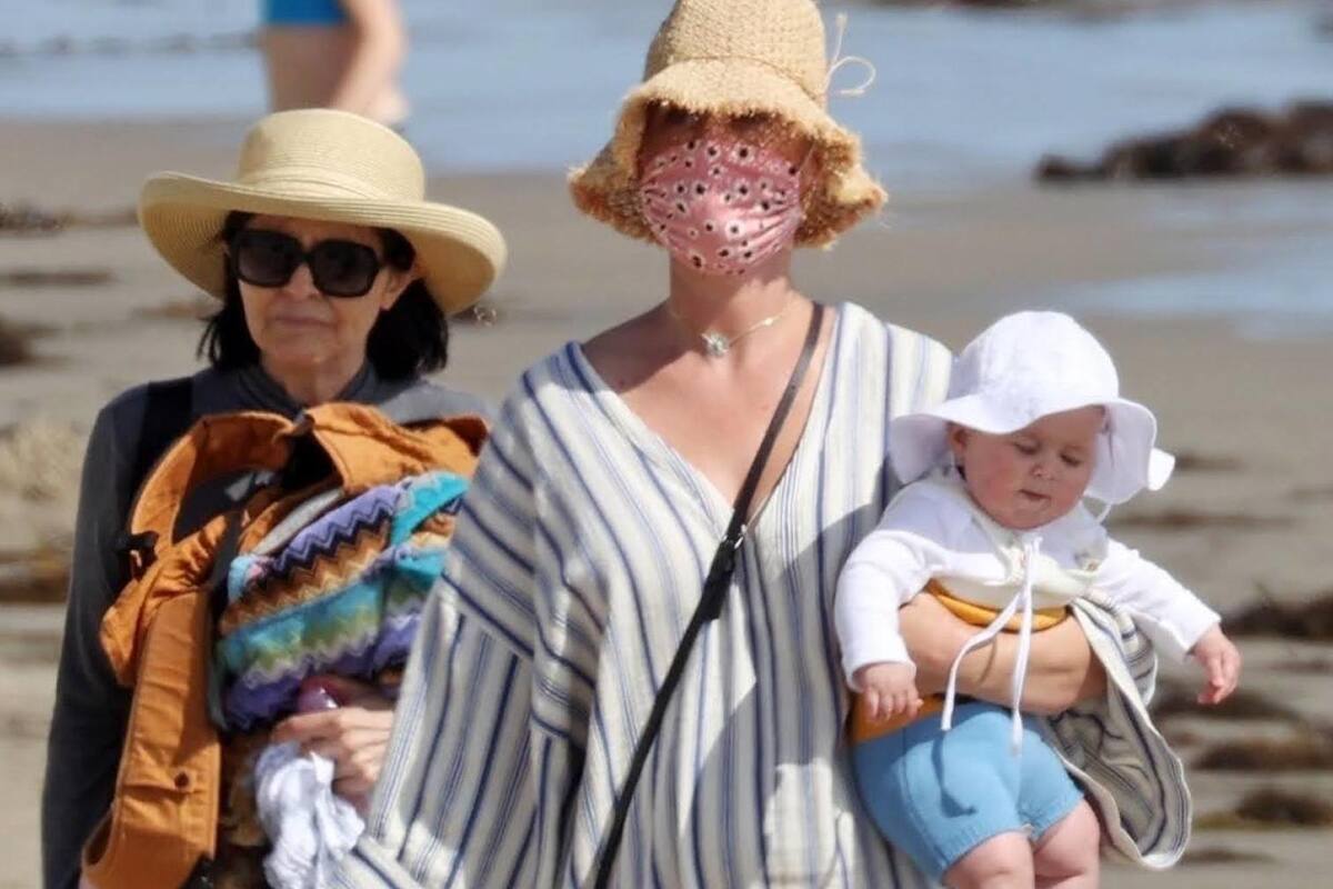 Katy Perry deja ver el rostro de su bebé, Daisy Dove