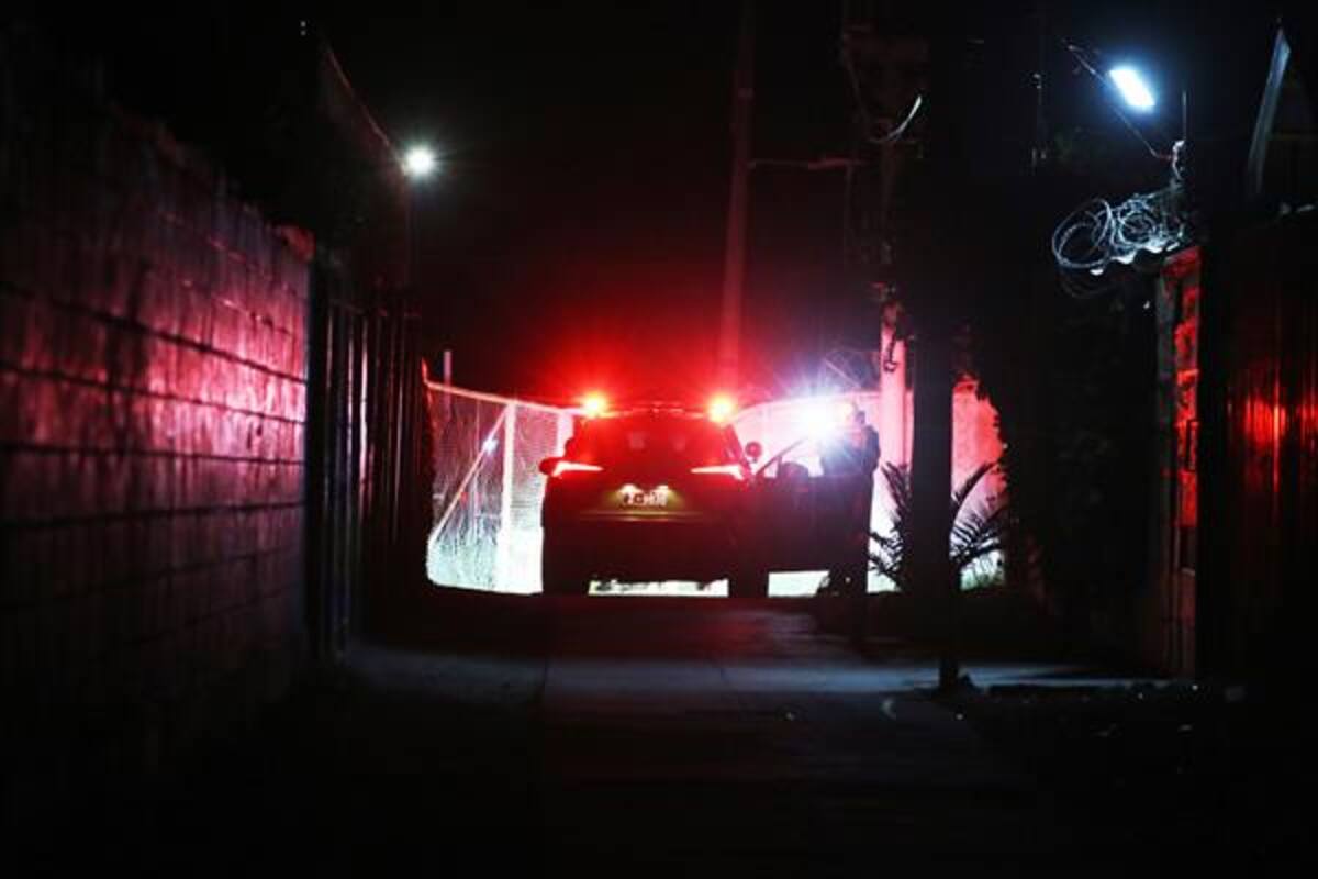 Chile declara toque de queda tras fallar reconexiones de energía eléctrica