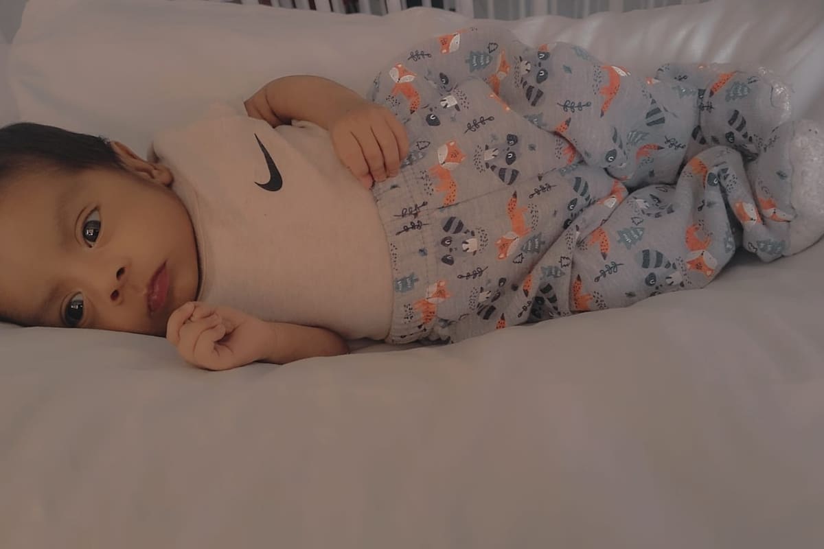 Familia vende papel sanitario para costear insumos médicos de bebé en Tijuana