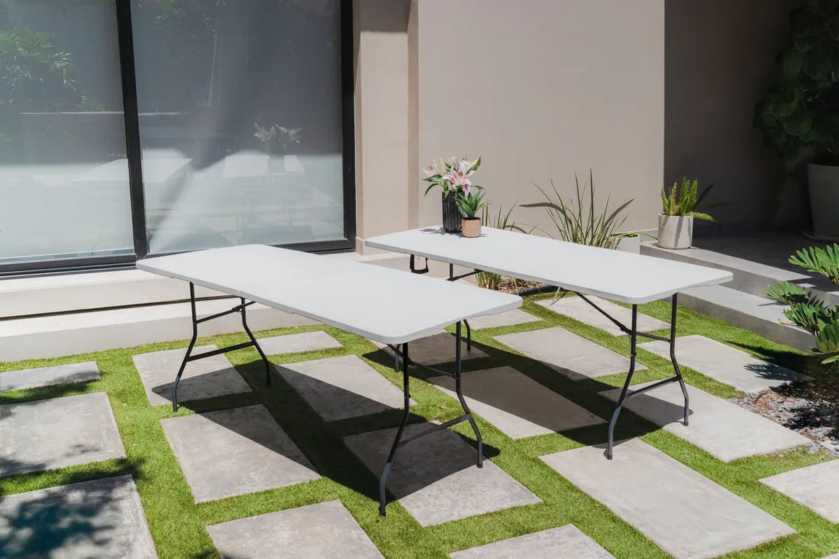 Paquete de 2 Mesas Plegables Loomber de 1.8 metros | Mercado Libre