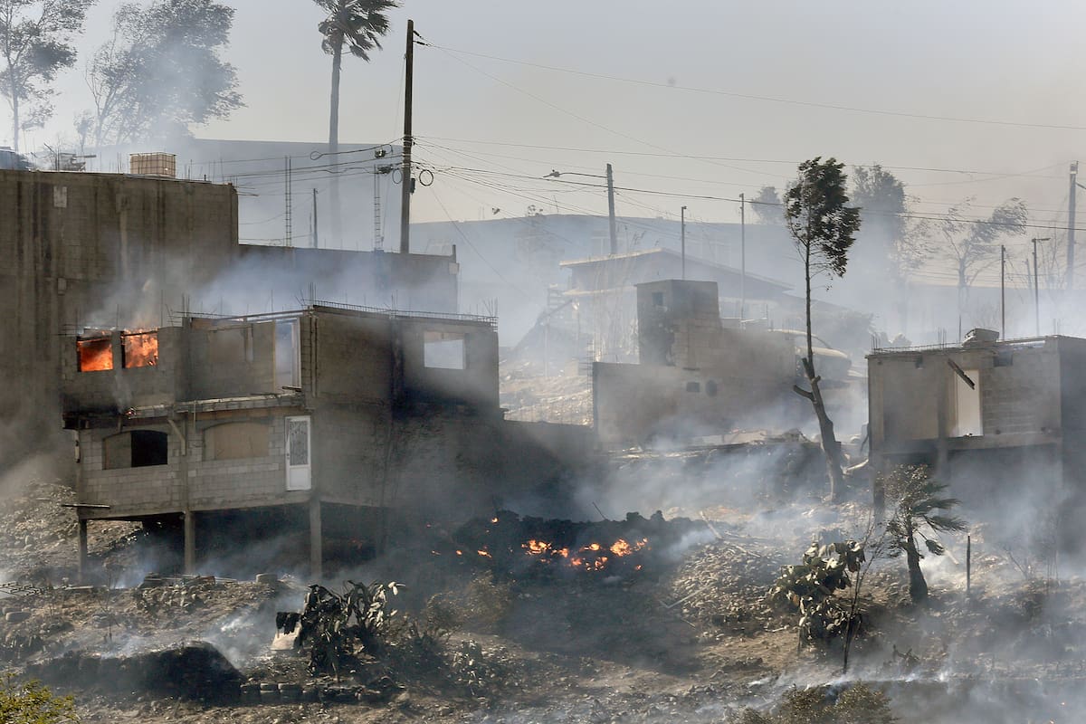 Se propagan incendios en zona costa por condición Santa Ana