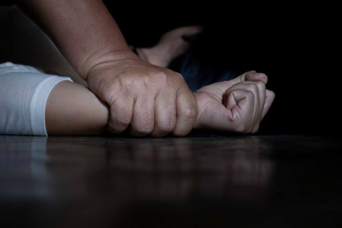 En lo que va de 2025 se han abierto 25 mil 70 carpetas por abuso sexual en México; la presidenta Claudia Sheinbaum reconoció las dificultades para denunciar y anunció acciones para agilizar procesos y fortalecer el apoyo