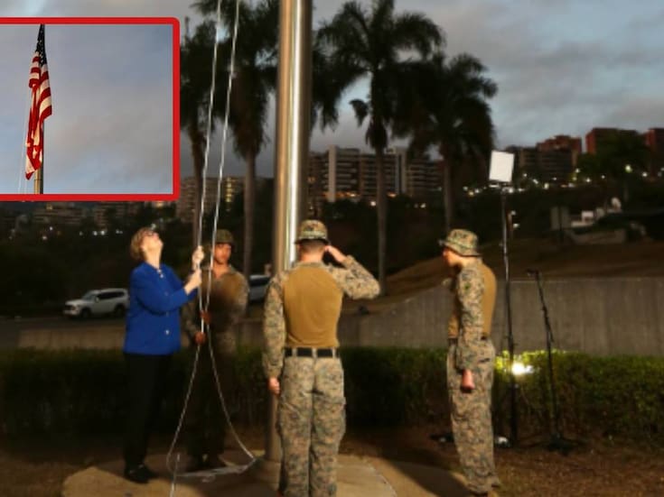 Izan nuevamente la bandera de EEUU en la Embajada de ese país en Venezuela, luego de permanecer por 7 años cerrada la sede diplomática