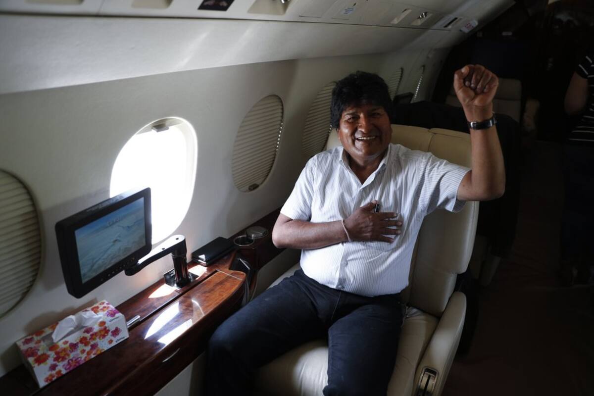 Los comicios en Bolivia abren una posible segunda vuelta entre Evo Morales y Mesa