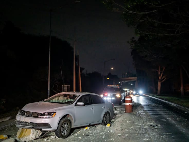 Choca vehículo en bulevar Padre Kino