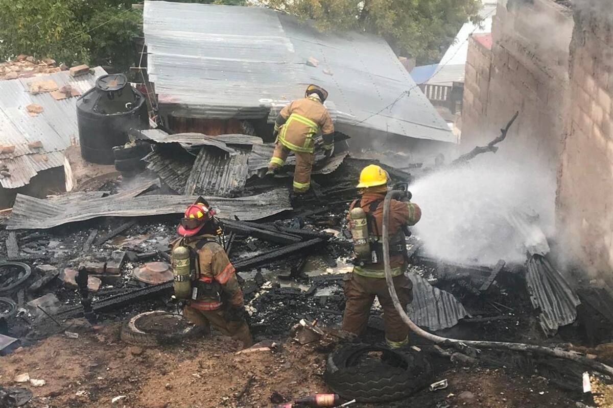 Se queman viviendas en cerro de Nogales