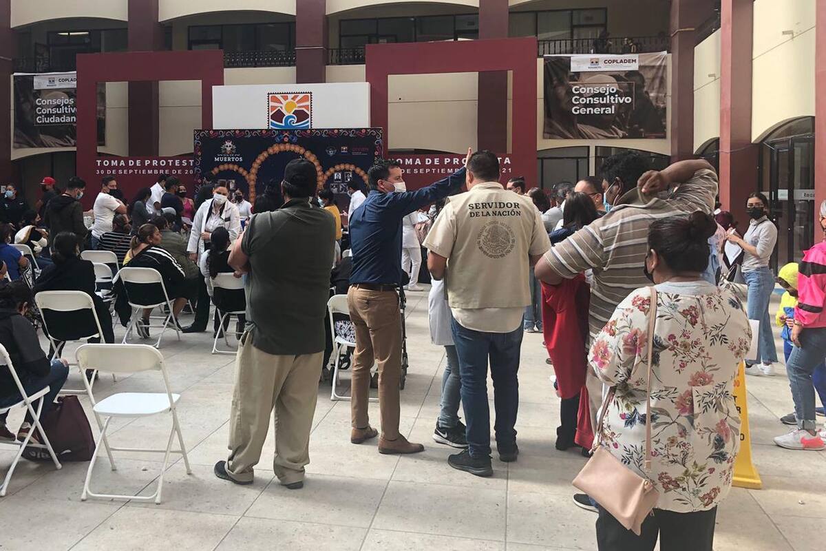 Aplican mil vacunas contra Covid-19 en jornada de Rosarito