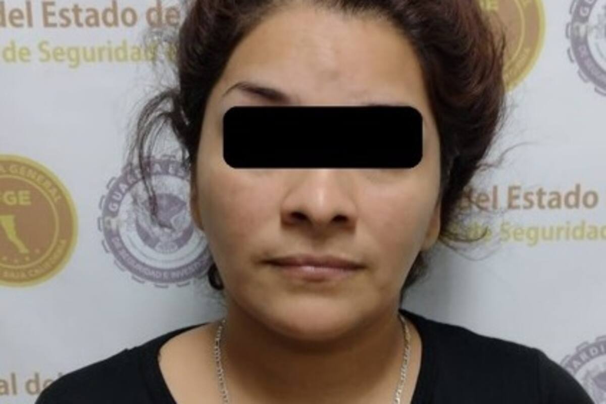 Detiene GESI a mujer armada y con droga