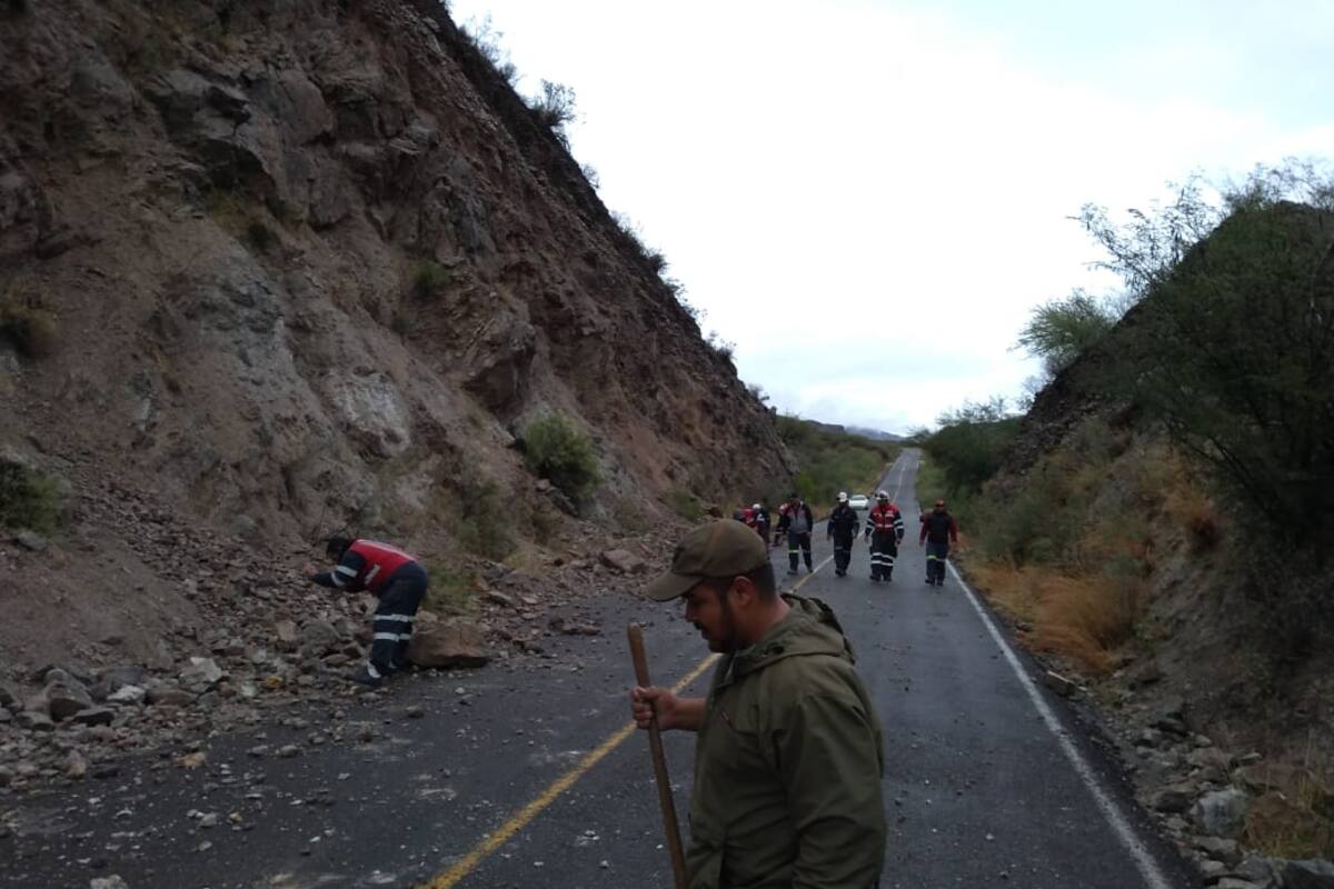Varias carreteras de Sonora bloqueadas por las fuertes lluvias