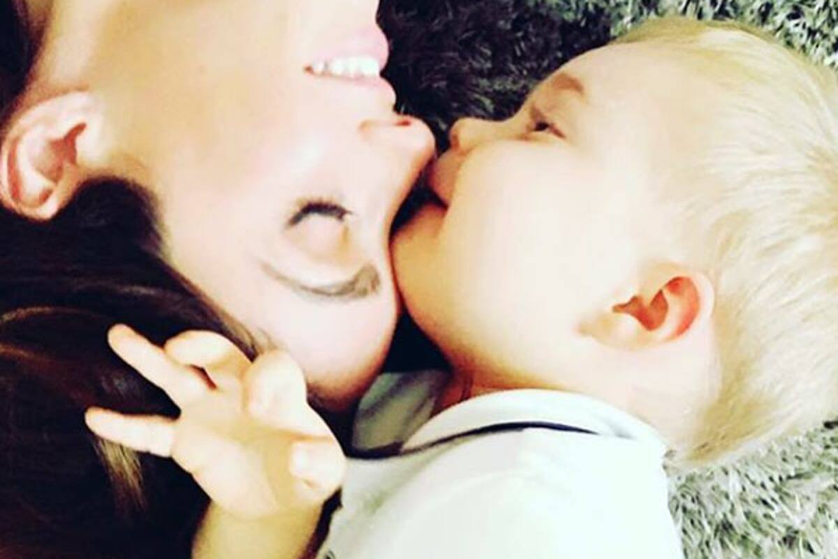Enternece bebé de Anahí las redes al cantar 'Rebelde'