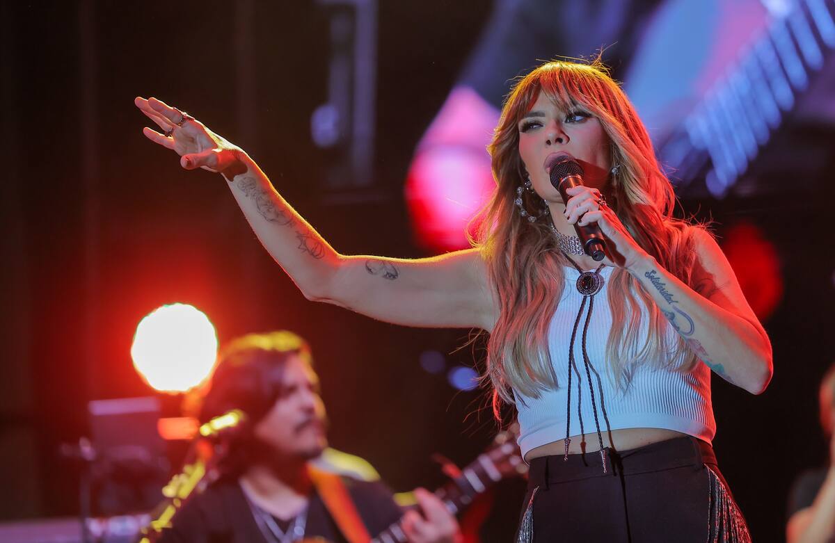 Con gran éxito, se presentó la popular cantante Kany García en el foro de la plaza Alonso Vidal dentro del marco de las Fiestas del Pitic 2024.
FOTO: ELEAZAR ESCOBAR