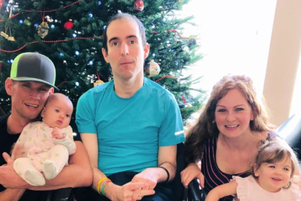 Se divorció de su esposo tras una lesión cerebral… pero ahora lo cuida junto a su nuevo marido en la misma casa