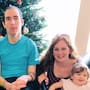 Se divorció de su esposo tras una lesión cerebral… pero ahora lo cuida junto a su nuevo marido en la misma casa