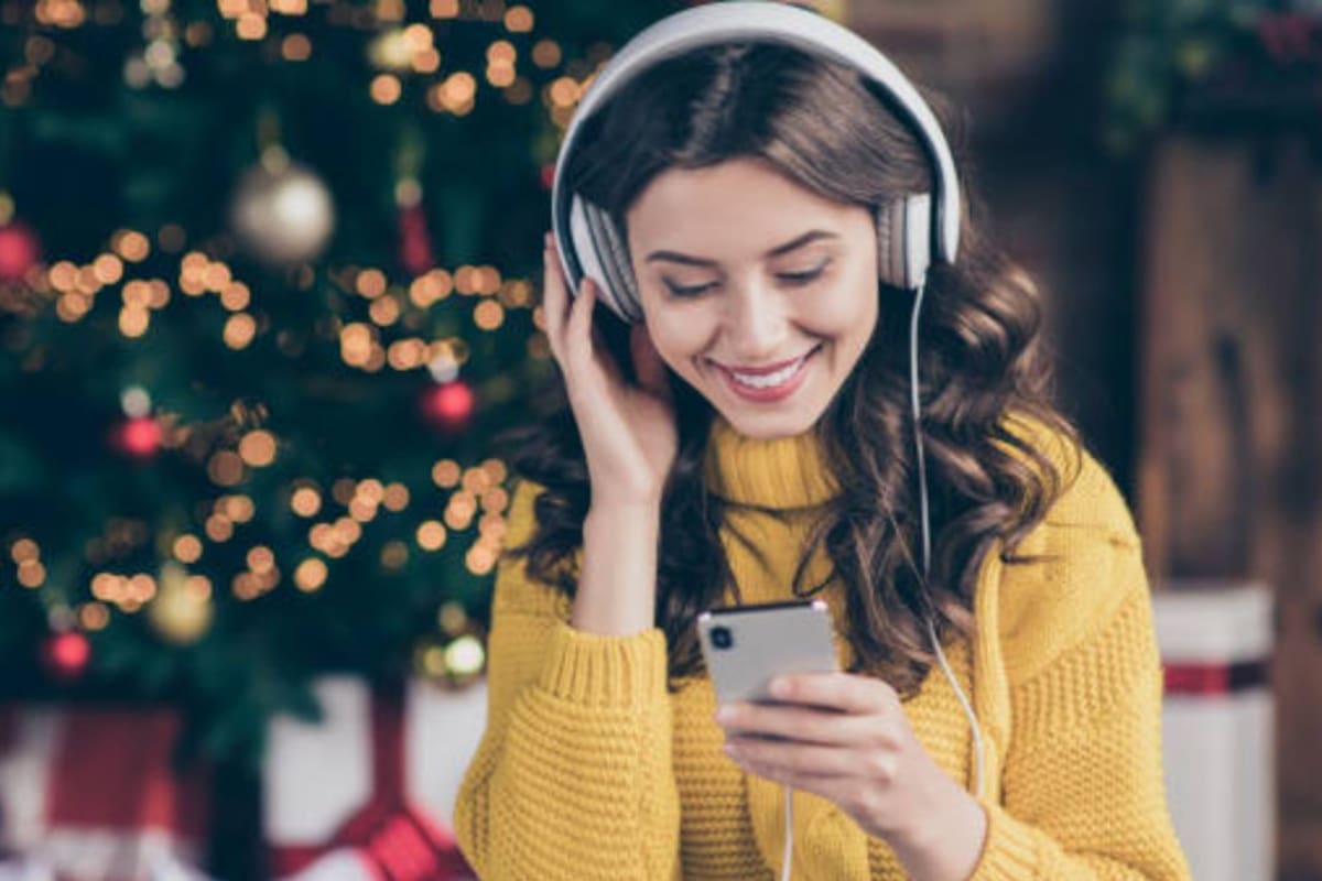 Canciones navideñas que no pueden faltar en tu playlist este año, según Billboard