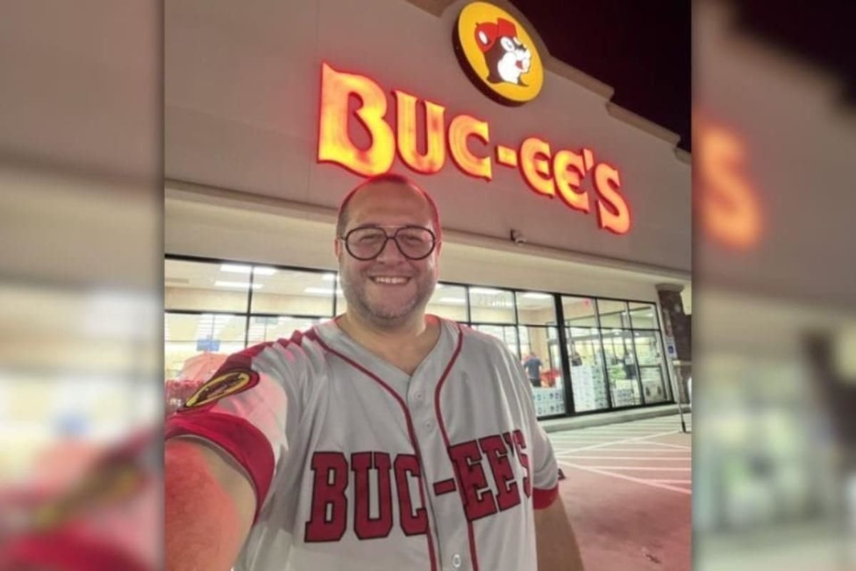 José Ramón López Beltrán, hijo del expresidente Andrés Manuel López Obrador, compartió una fotografía desde una tienda en Estados Unidos, días después de que se conociera la revocación de la visa de su hermano, Andrés Manuel “Andy” López Beltrán. | Crédito: Especial.