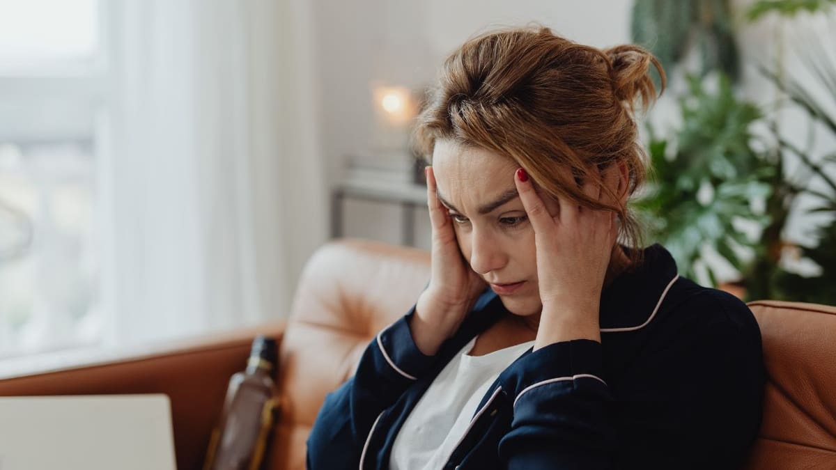 Estudio revela por qué el dolor crónico dura más en las mujeres que en los hombres; aseguran que no es cuestión de “carácter”