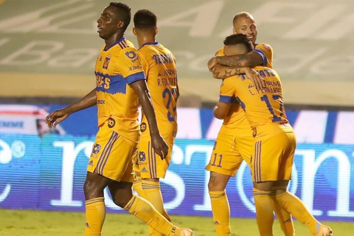 Tigres brincan sobre Cruz Azul y van de cacería al ganar por 2-0