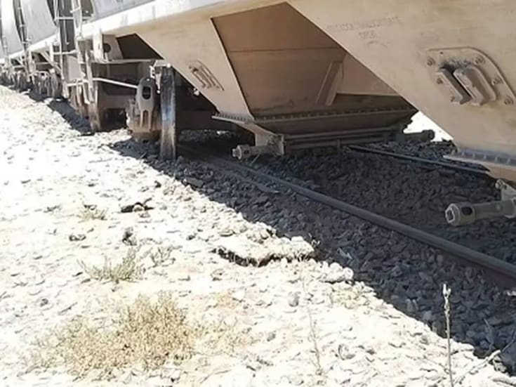 Arrolla tren a vehículo en la colonia Ferrocarril