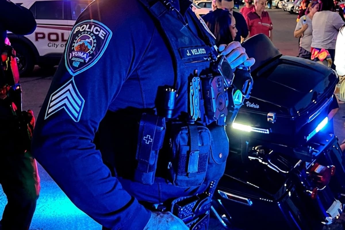Balean varias veces a joven de 19 años durante una fiesta en Yuma; lo trasladan en avión a Phoenix