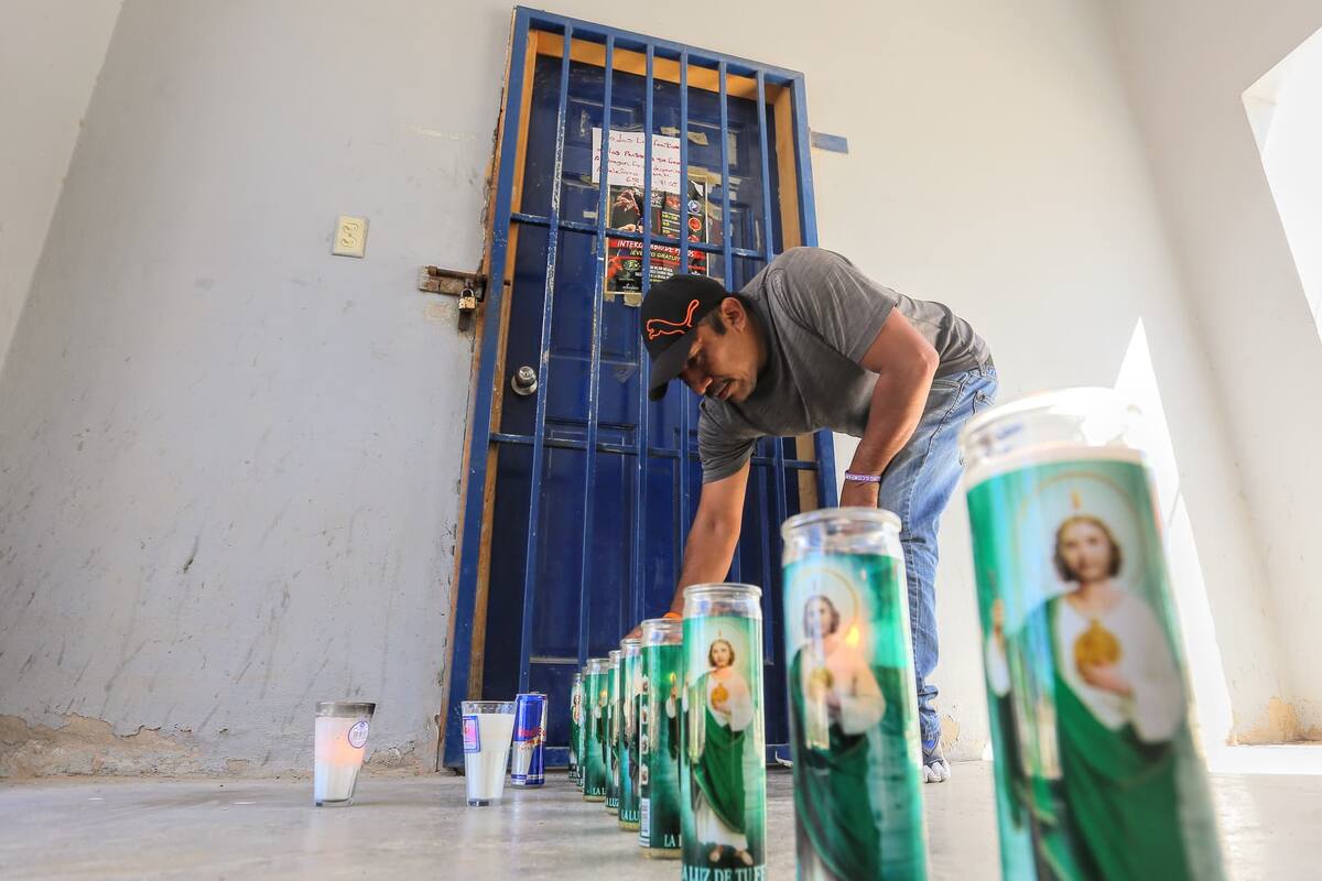 Realizan homenaje a Jonathan Oros y a alumnos fallecidos en accidente en Sonora