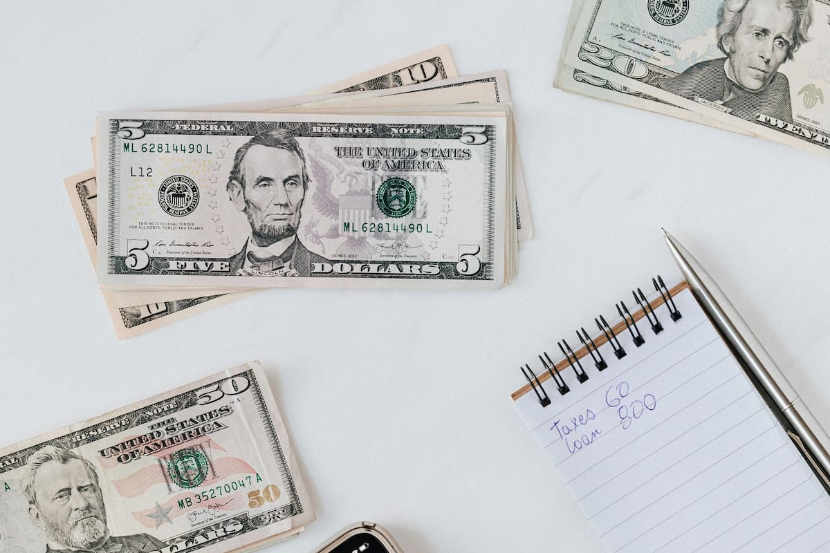 ¿Cómo invertir sabiamente en la bolsa de valores como un profesional? Financiero lo explica