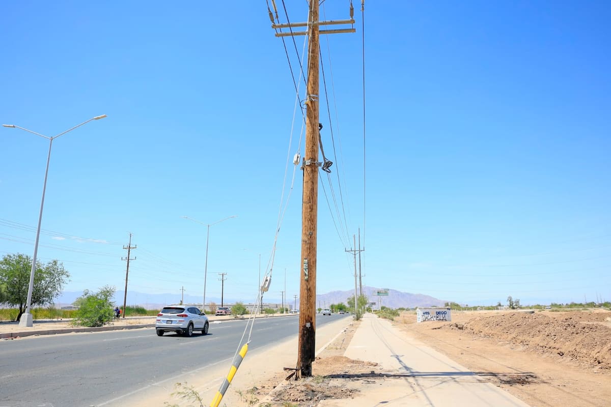CFE reporta avance en renovación de postes en Mexicali; ya ha sustituido 500 estructuras deterioradas