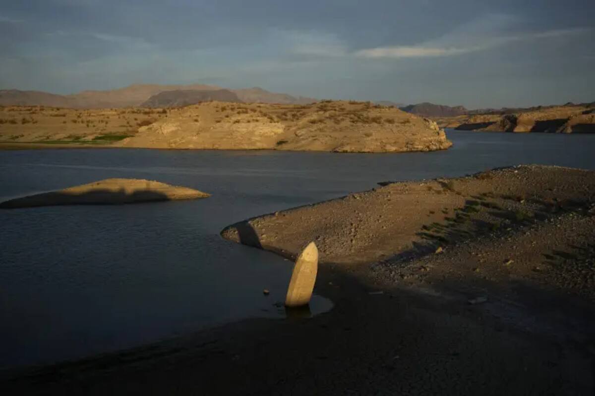 Restos humanos encontrados en el lago Mead pertenecen a un hombre que desapareció hace 20 años