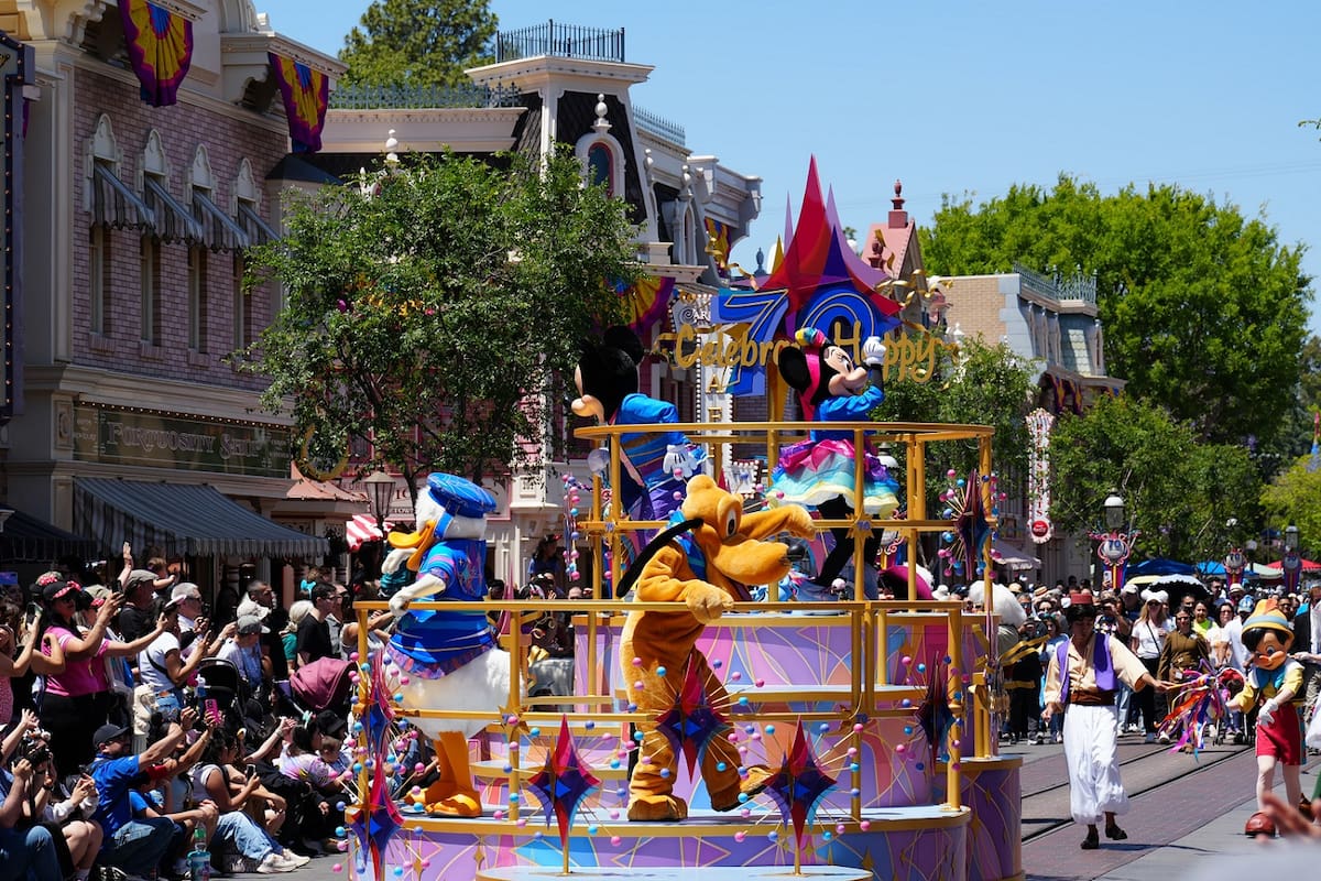 Cabalgata de celebración en Disneyland