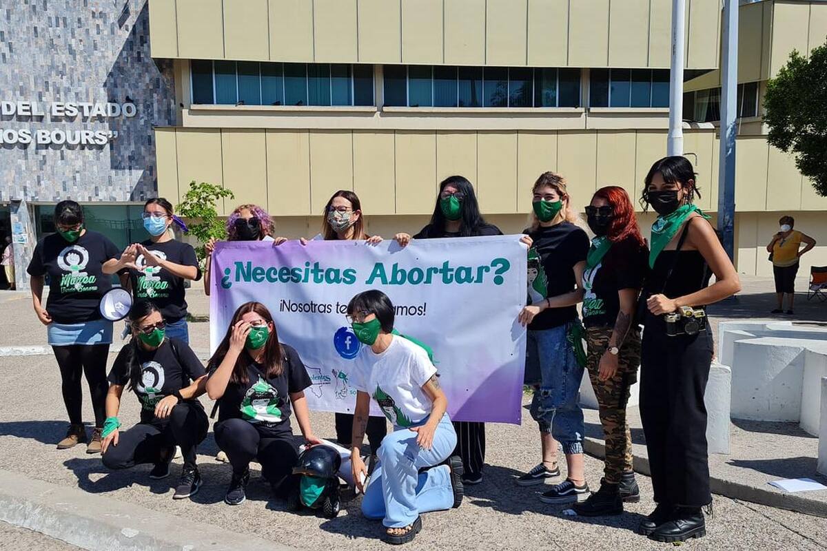 Colectivos feministas presentan a "Raborta", robot que suministra Mifepristona desde CDMX en Sonora