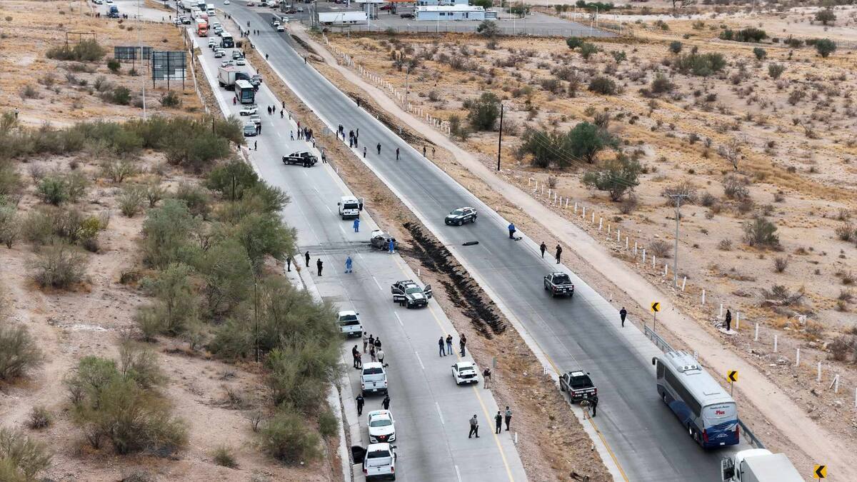 Caos en la carretera Hermosillo-Guaymas por operativo tras enfrentamiento. Foto Especial / Grupo Healy