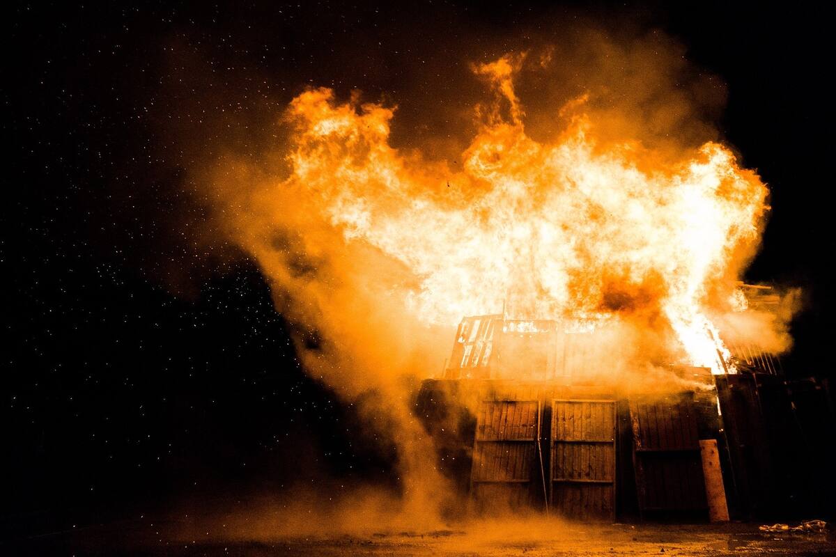 16 muertos y 100 heridos tras explosión en fábrica de cerámica en Sudán