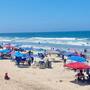 Rescatan a cinco personas en playas de Ensenada