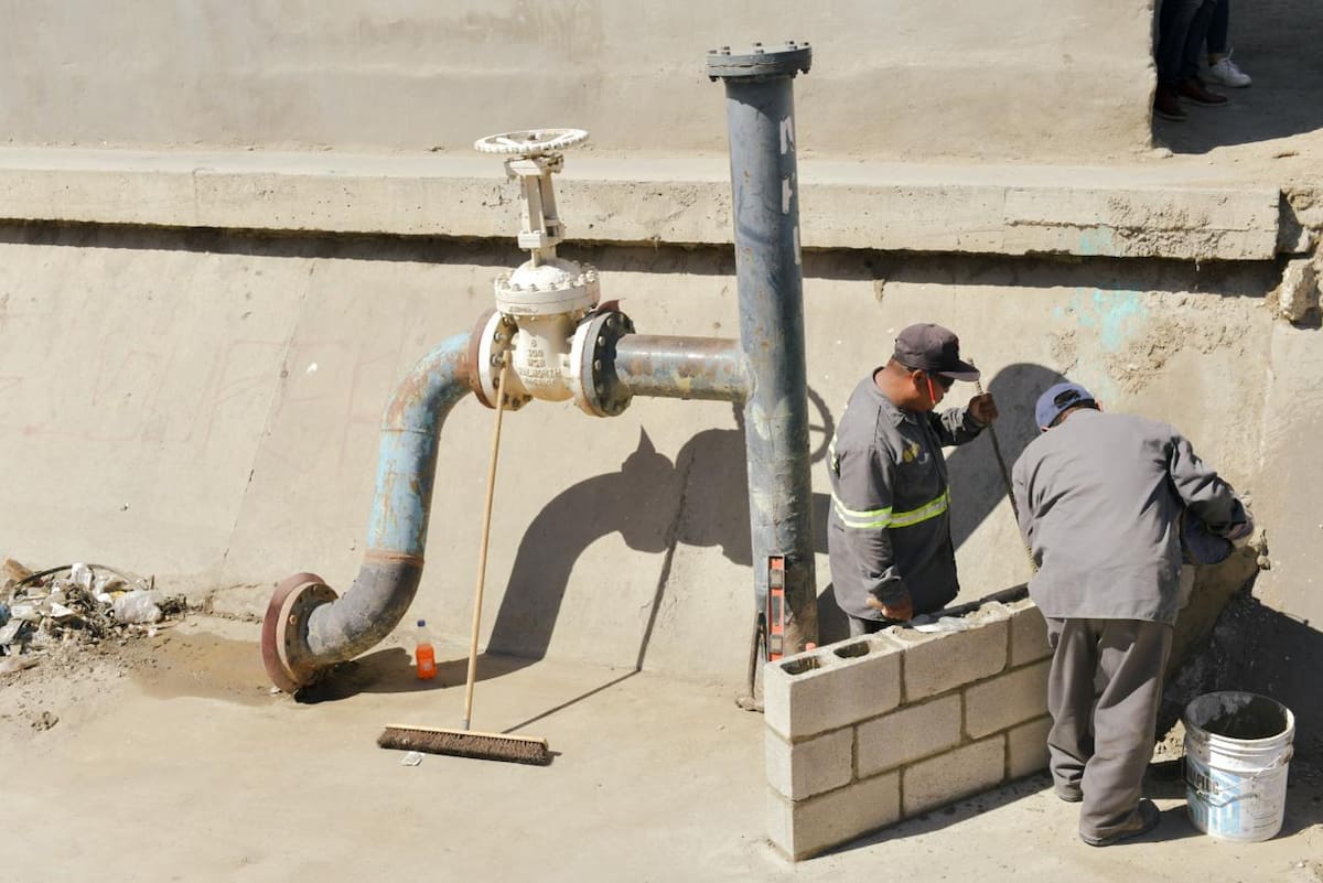 La CESPT realiza trabajos de limpieza y protección en infraestructura hidráulica y sanitaria de Tijuana y Rosarito. Foto: Cortesía