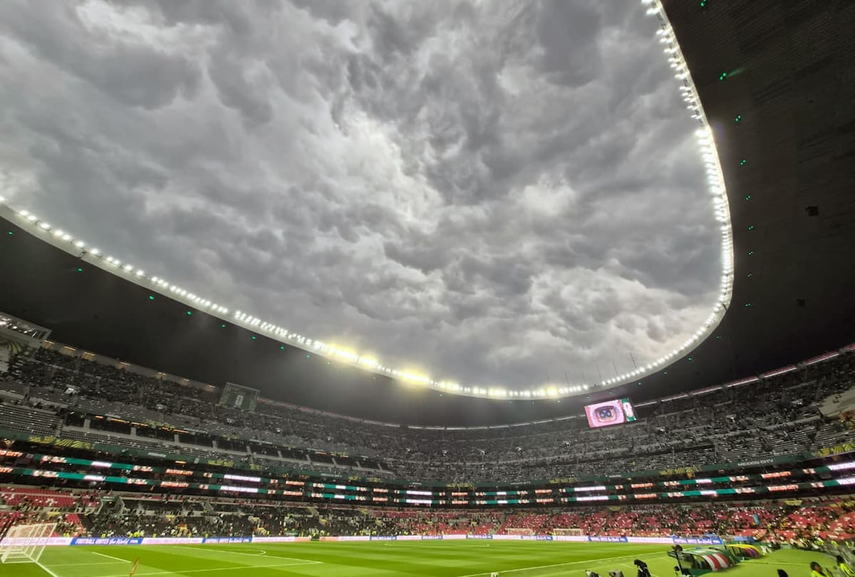 Fotografía que muestra el interior del estadio Azteca previo al partido de dieciseisavos de final del Mundial de la FIFA 2026 entre México y Ecuador este martes, en Ciudad de México (México). EFE/ Alex Cruz