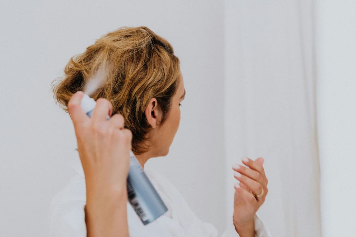 Cómo hacer un spray texturizante casero para volumen