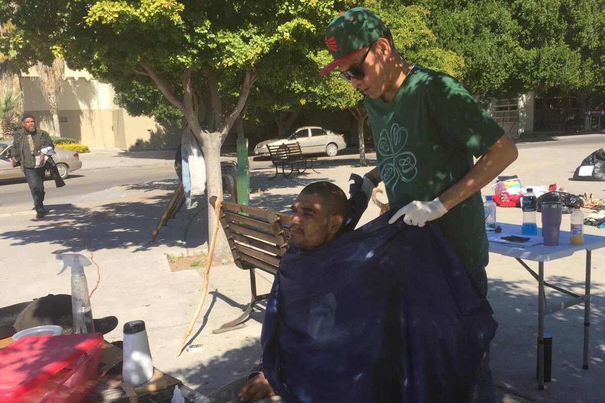 Decenas de personas en situación de calle beneficiadas con "The Street Store Hermosillo"