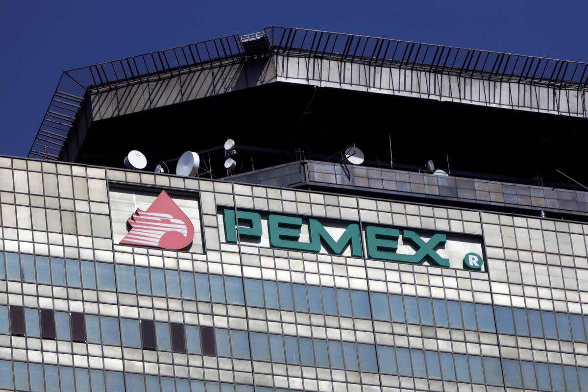 Altos precios del petróleo reducirían necesidad apoyo gubernamental a Pemex en 2022: Fitch