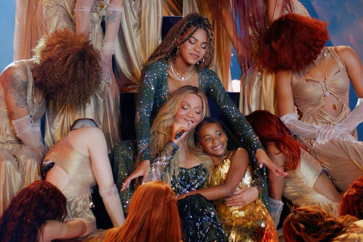 Rumi Carter debuta en el escenario con Beyoncé y Blue Ivy