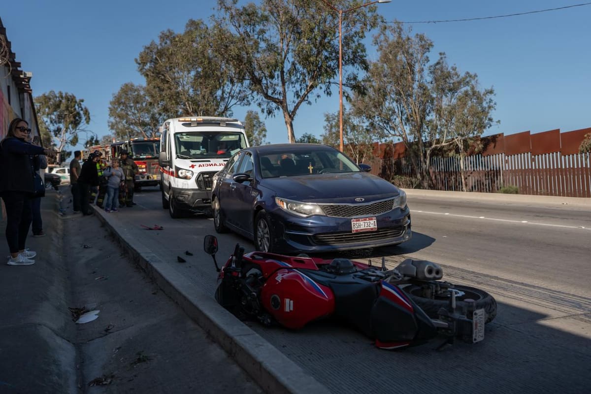 Accidente en la avenida Internacional deja a motociclista lesionado