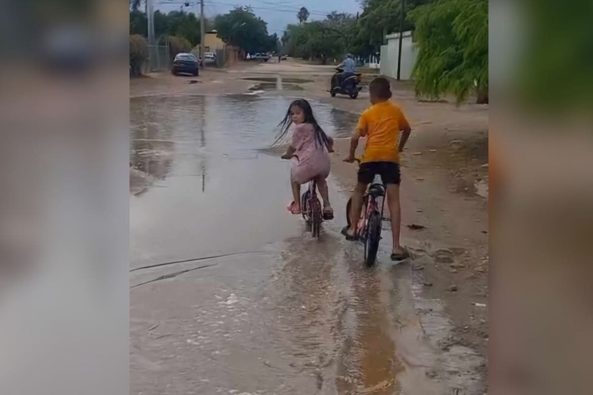 Lluvia de alegría: el regreso del agua despierta la niñez en las calles