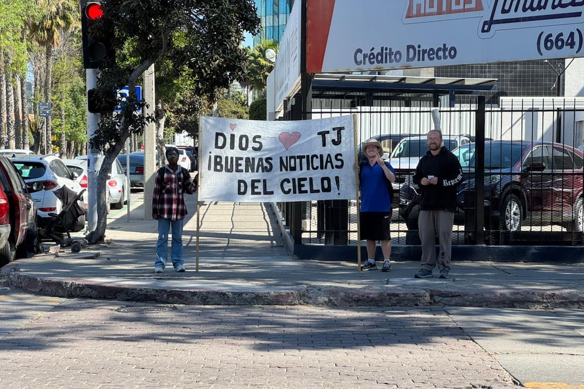 Religiosos internacionales salen a las calles de Tijuana