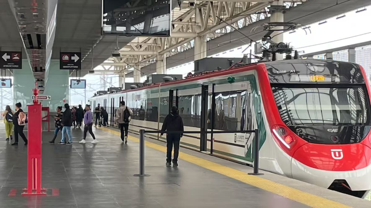 El tren conecta con Metro, Cablebús y transporte público, consolidándose como una alternativa clave para mejorar la movilidad interurbana en la zona metropolitana. /El Universal