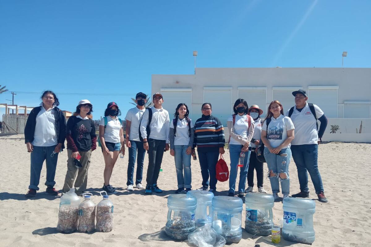 Recolectan más de 20 mil colillas de cigarro en Bahía de Kino