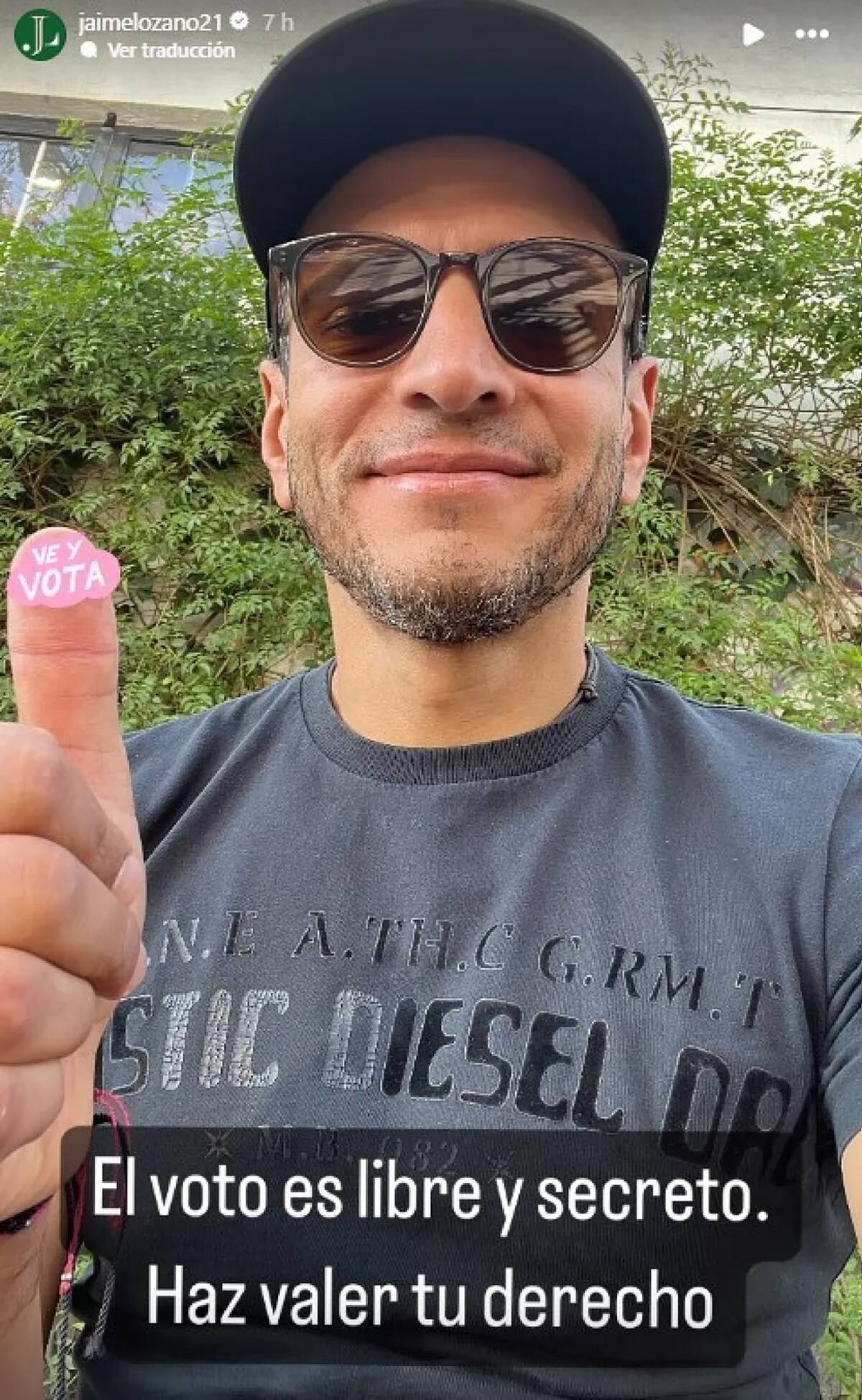 Jaime Lozano, entrenador de la Selección Mexicana, acudió a ejercer su derecho al voto.