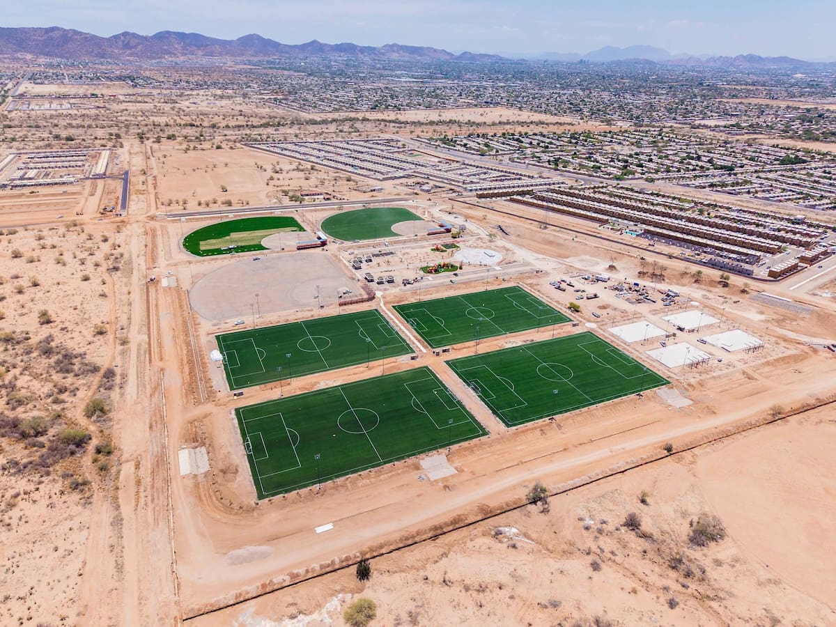 El complejo contará con canchas de futbol, básquetbol y béisbol, además de skate park, área infantil y espacios para acondicionamiento físico. FOTO: ESPECIAL