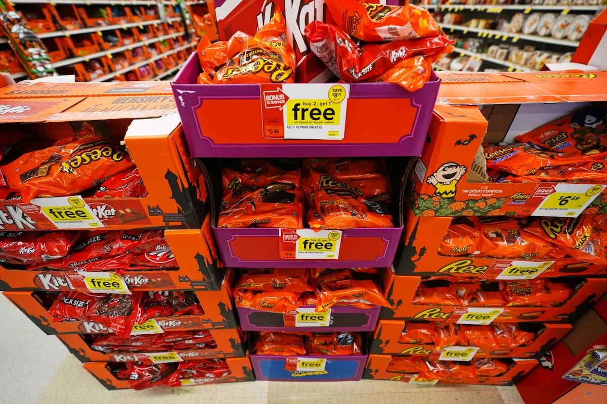 Dulces de Halloween a la venta en un supermercado Giant, el jueves 22 de octubre de 2026, en Dundalk, Maryland. | Crédito: AP/Stephanie Scarbrough