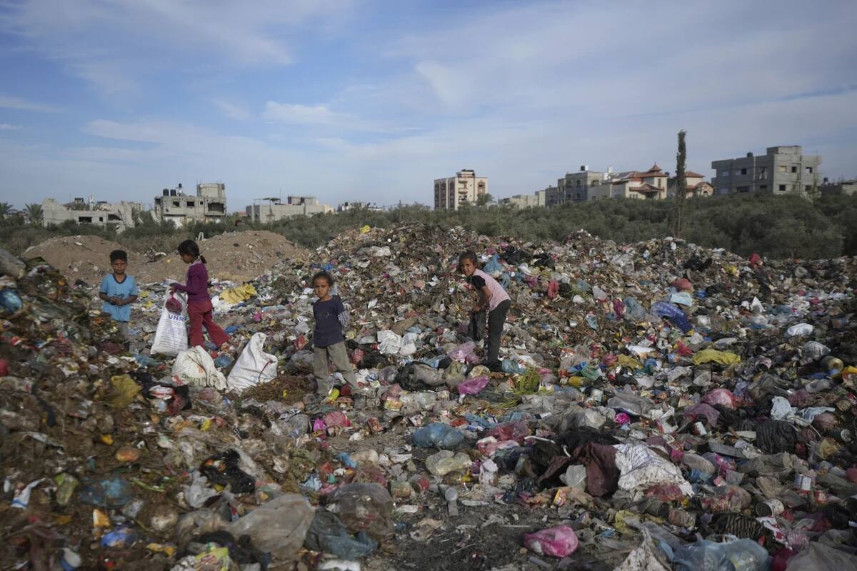Netanyahu y líderes de Hamás han privado a la población civil de necesidades básicas para sobrevivir, además de causar muertes. | Crédito: AP